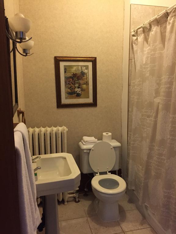 Le Petit Chateau Montebello B&B Zimmer foto